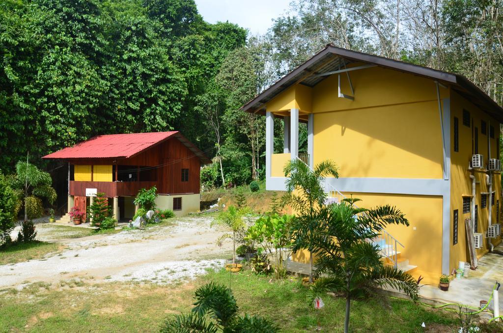 Country House Pulai Holiday Village Gua Musang Exterior photo