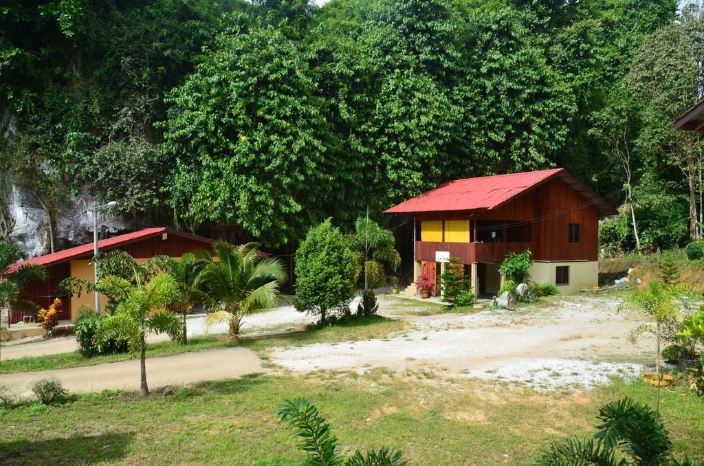 Country House Pulai Holiday Village Gua Musang Exterior photo