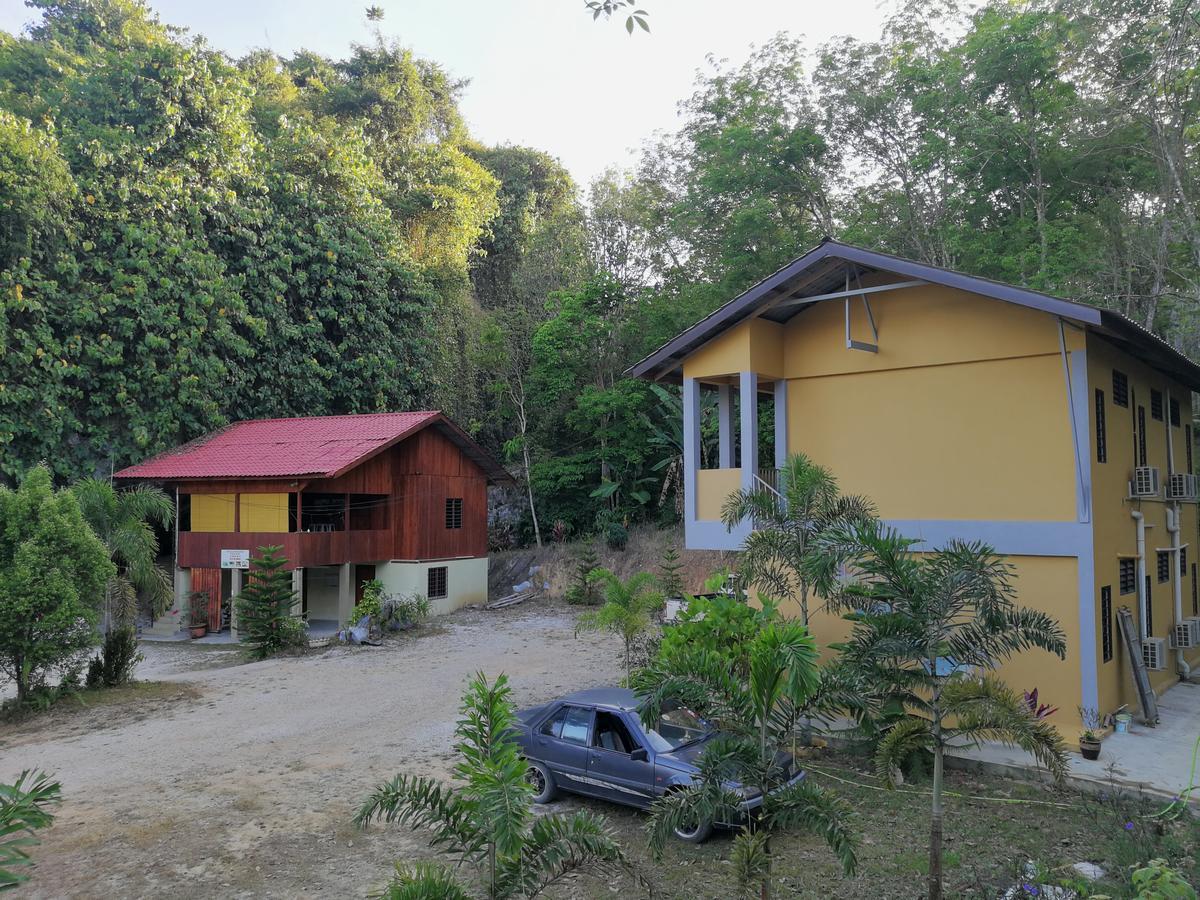 Country House Pulai Holiday Village Gua Musang Exterior photo